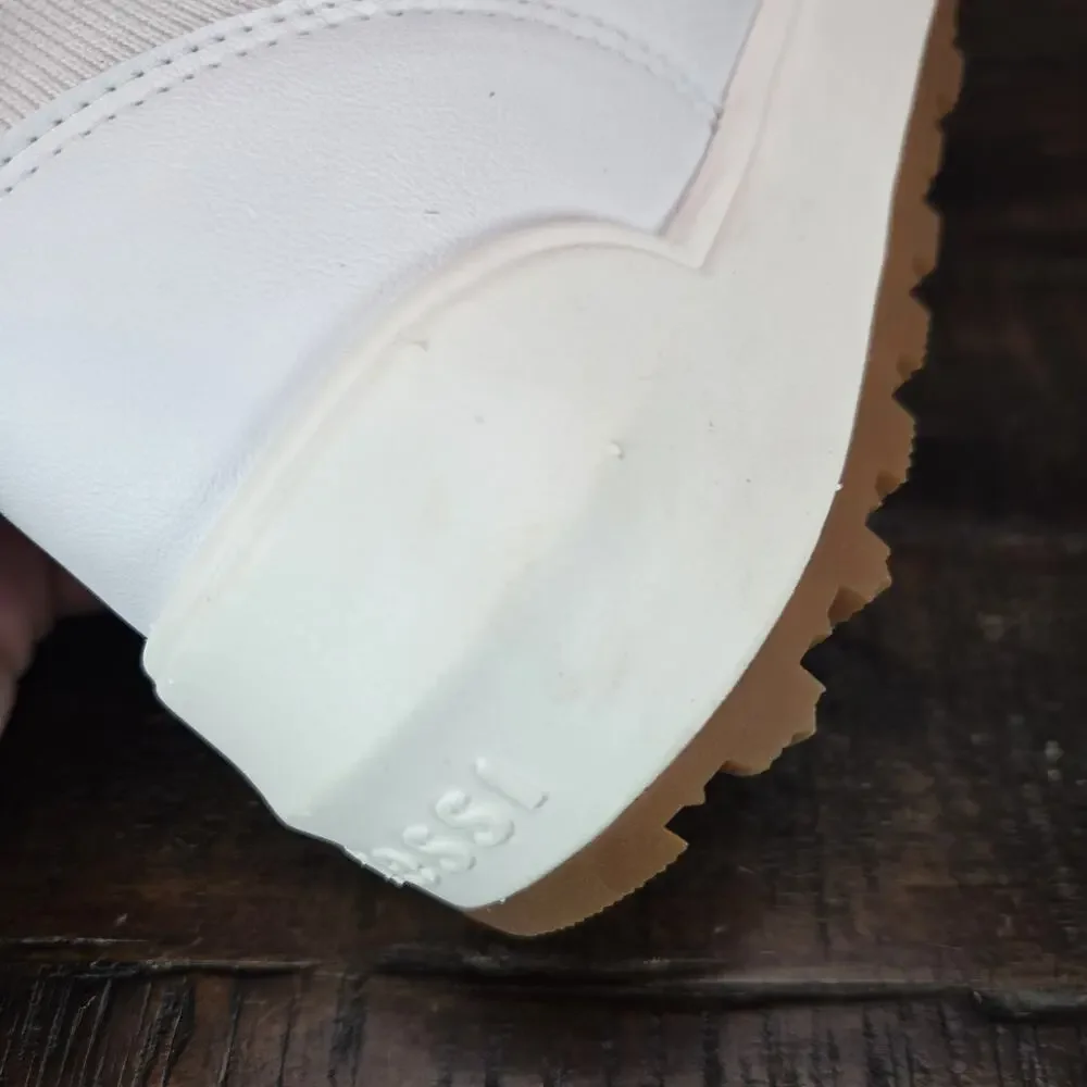 NEW Vessi Alta High Top Sneaker Mens Size 11 Winter Waterproof Boots Shoes White